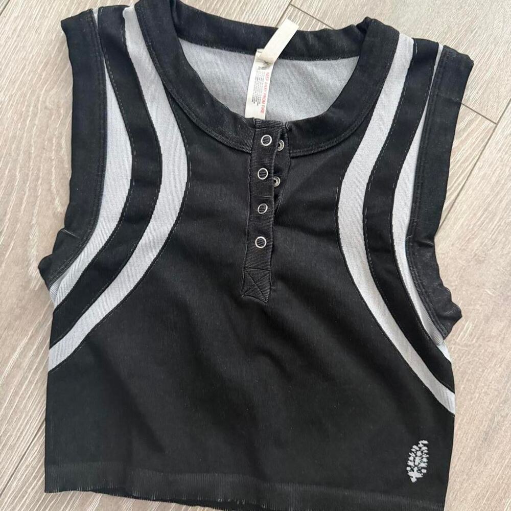 Free people movement cropped sleeveless XS